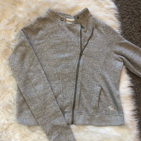 Abercrombie & Fitch Tops - Abercrombie&Fitch gray zip up sweatshirt